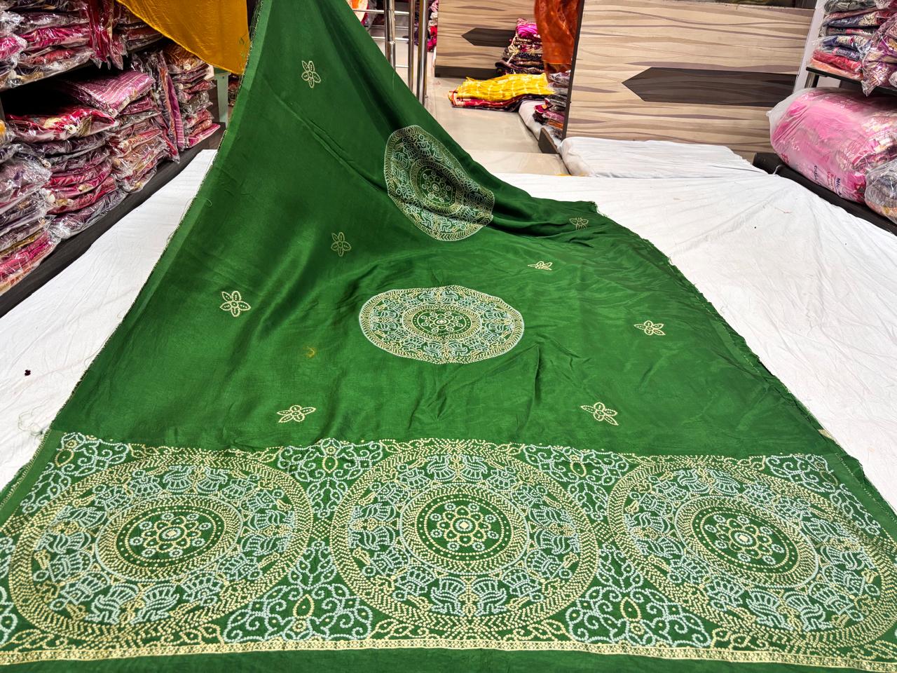 Green Geometric Bandhani Saree